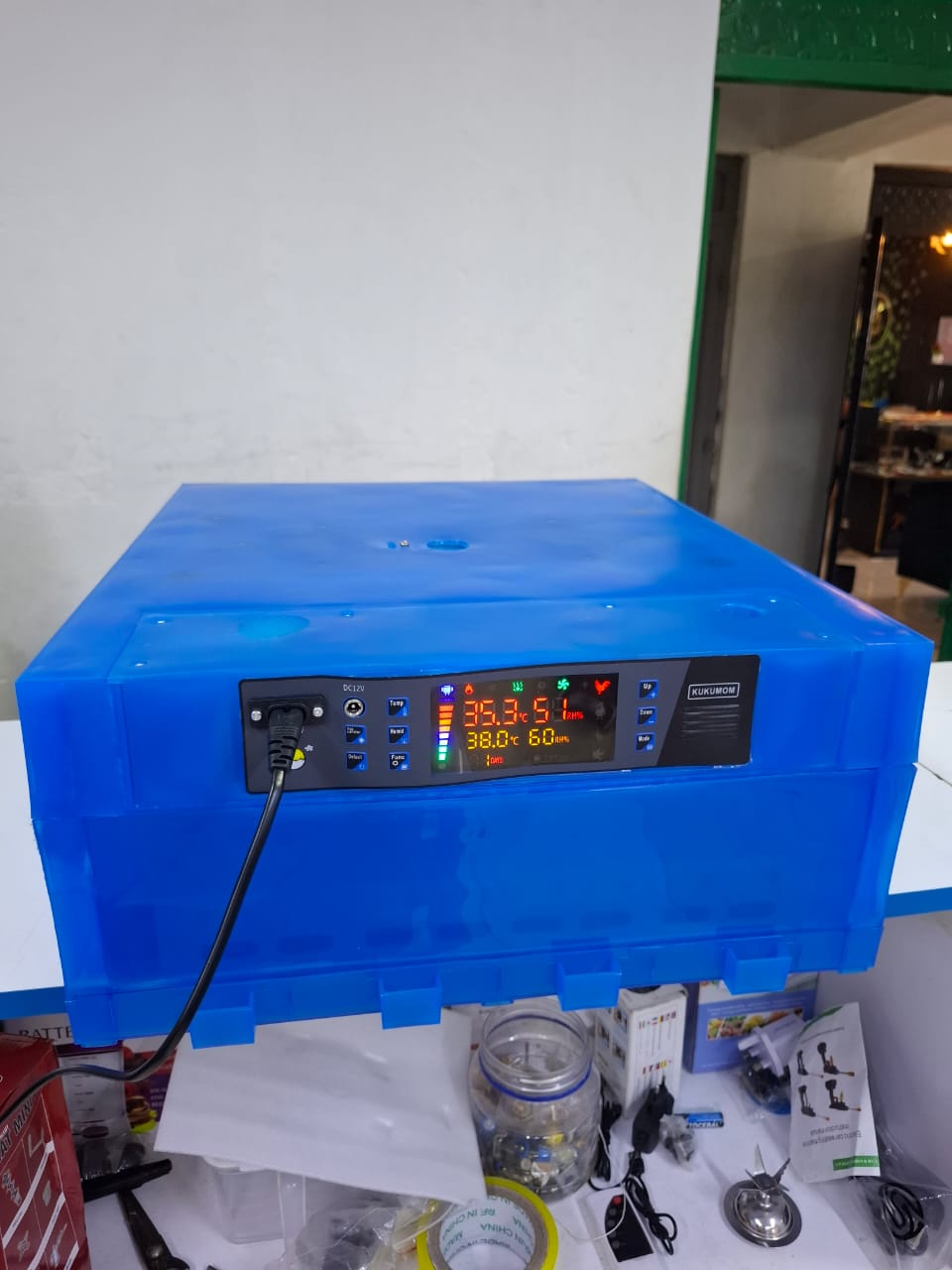 Picture of Egg incubator 64 eggs 